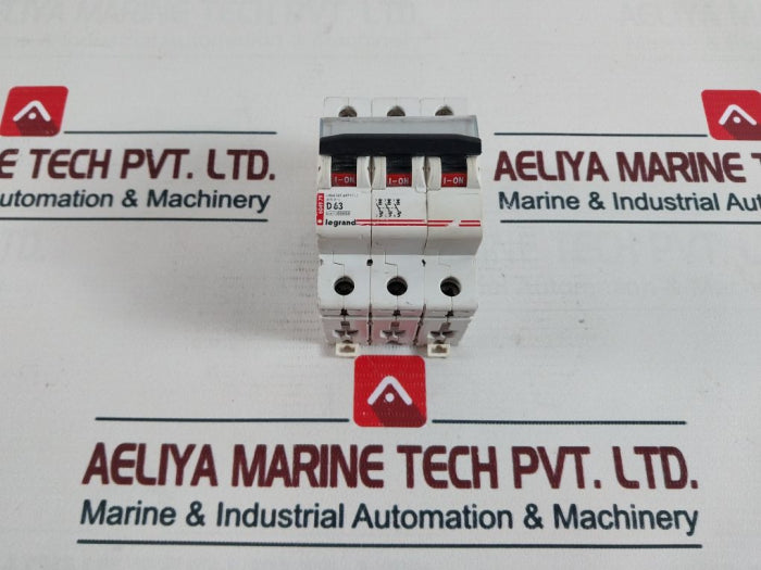 Legrand D 63
