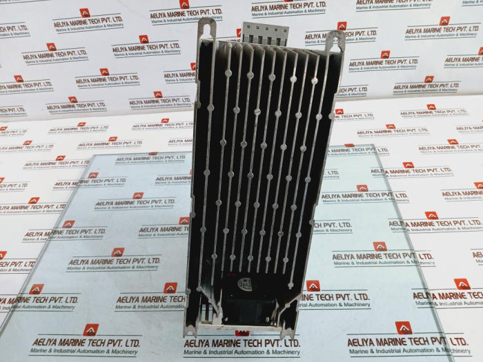 Lenze 8400 Topline C E84Avtce1134Sb0 Frequency Inverter Drive 11.0 Kw