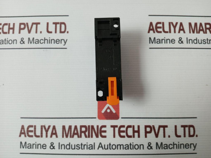 lot-of-5x-o-e-n-37-9900-200-relay-socket