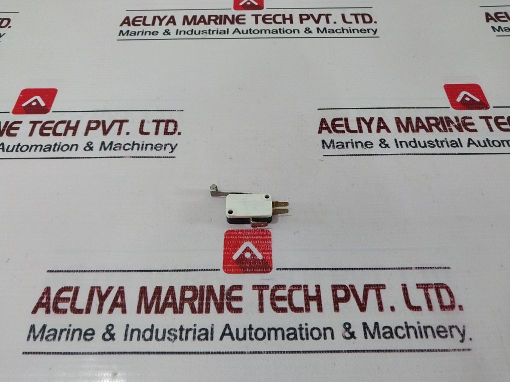 Lot Of 7X Cherry E2150K0 Roller Miniature Pressure Switch 0.1A 125Vac