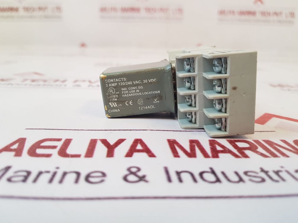 Mini Rel&egrave; SKY Electronics SKMP-4C-120VAC Con P&amp;B KHA-17A11-120 / HC4-HP-115VAC