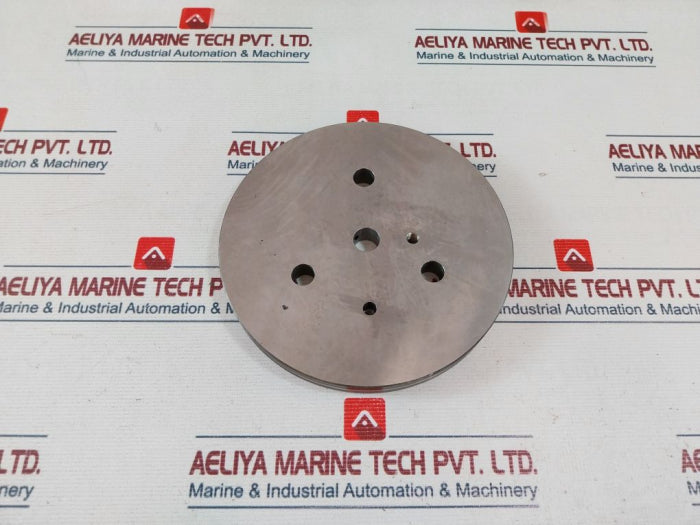Man Butting Disk/Ring B&W 8L 40/54