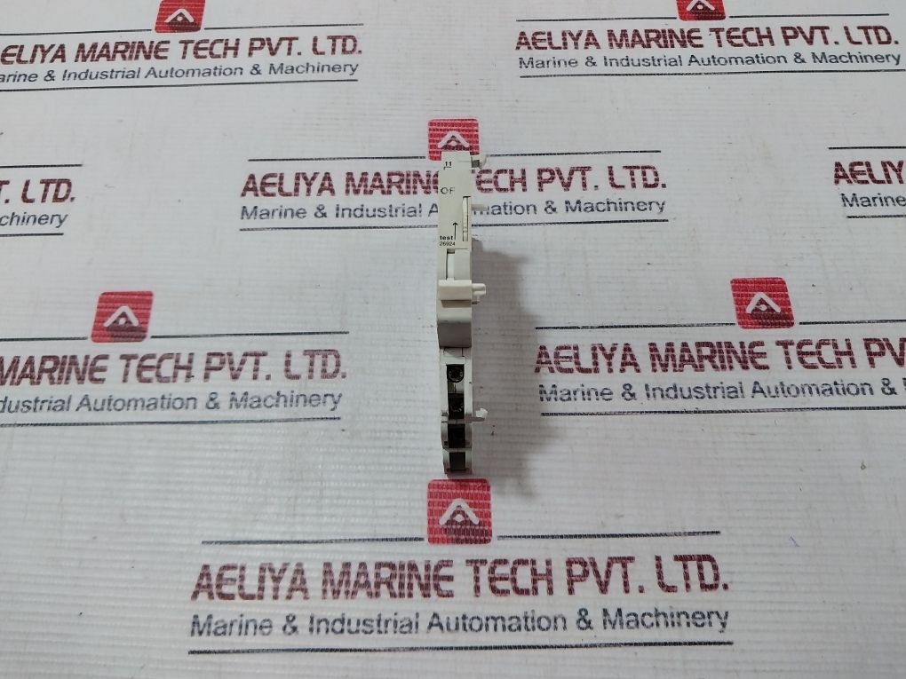 Merlin Gerin 26924 Auxiliary Contact 240V~6A