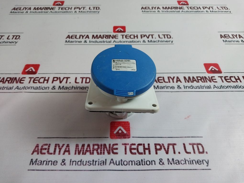 Merlin Gerin 32A-6H/200 Plug 250V – Aeliya Marine