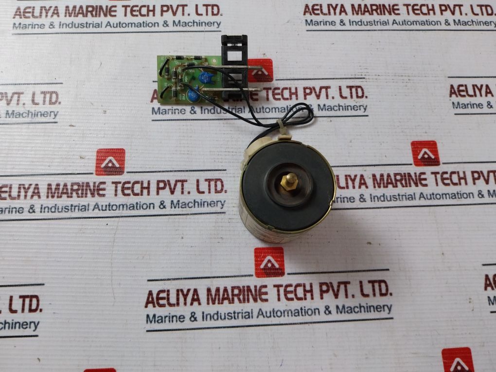 Merlin Gerin 685658 Ma-a Shunt Trip 220/250 Vac