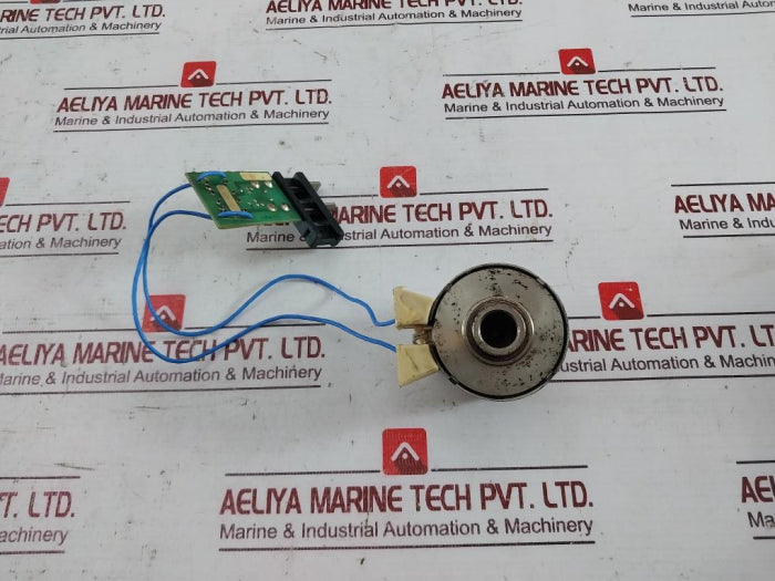 Merlin Gerin 685 658 Mx-a Shunt Trip Xf-e Closing Release Circuit Breaker