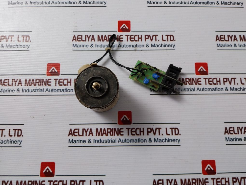 Merlin Gerin 685 658 Mx-a Shunt Trip Xf-e Closing Release Circuit Breaker 240V