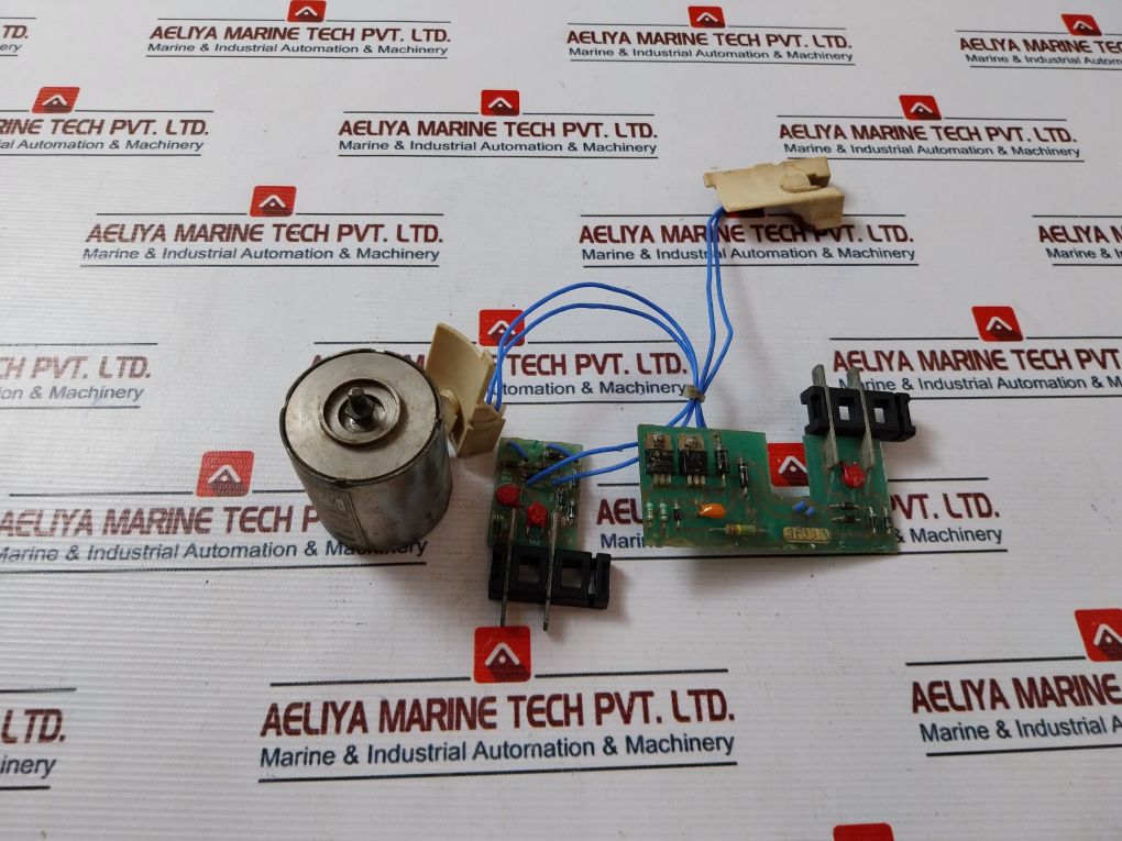 Merlin Gerin 685 661 Mp Breaker Accessory 480V-60Hz-20Va