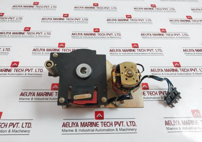 Merlin Gerin 685 766 Motor Mechanism 220V 380V 50/60Hz 1.6A