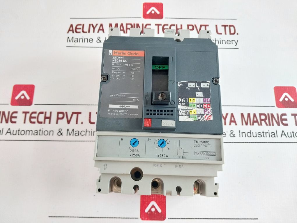 Merlin Gerin/Schneider Compact Ns250 Dc Circuit Breaker