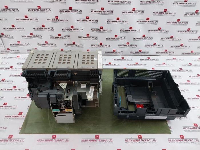 Merlin Gerin/ Schneider Electric Lv865232 Circuit Breaker Mtz2 08/40 Ha10 3 Poles