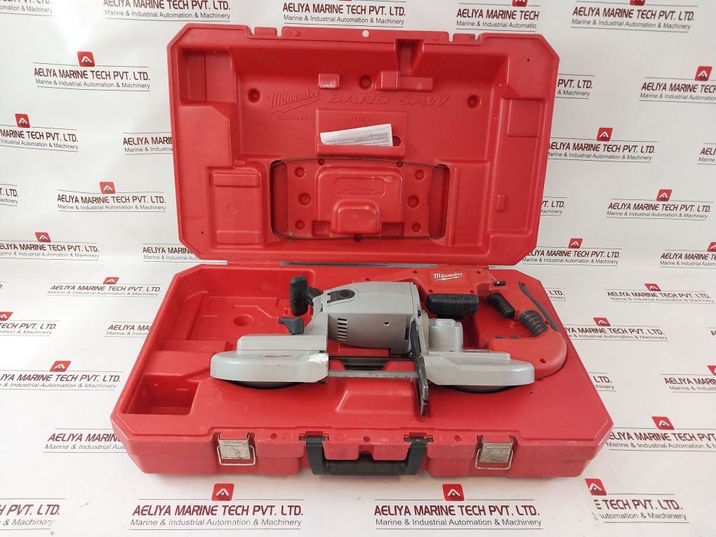Milwaukee 0729-20 Heavy-duty Band Saw 28 V---