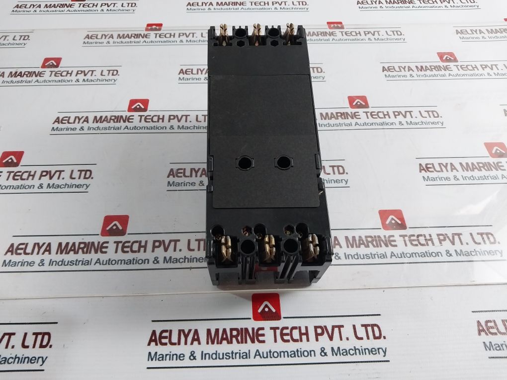 Mitsubishi Nf50-uc 3 Pole No-fuse Circuit Breaker 600Vac 50-60Hz 15A 