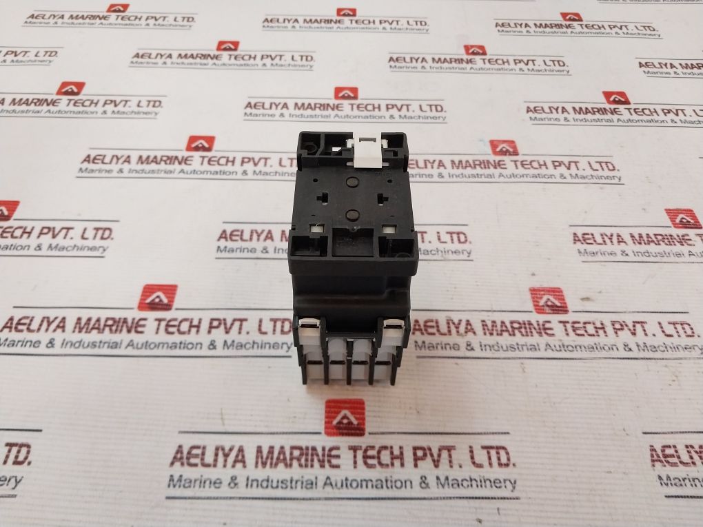 Moeller Dil R40 Contactor With 22 Dil Auxiliary Contact
