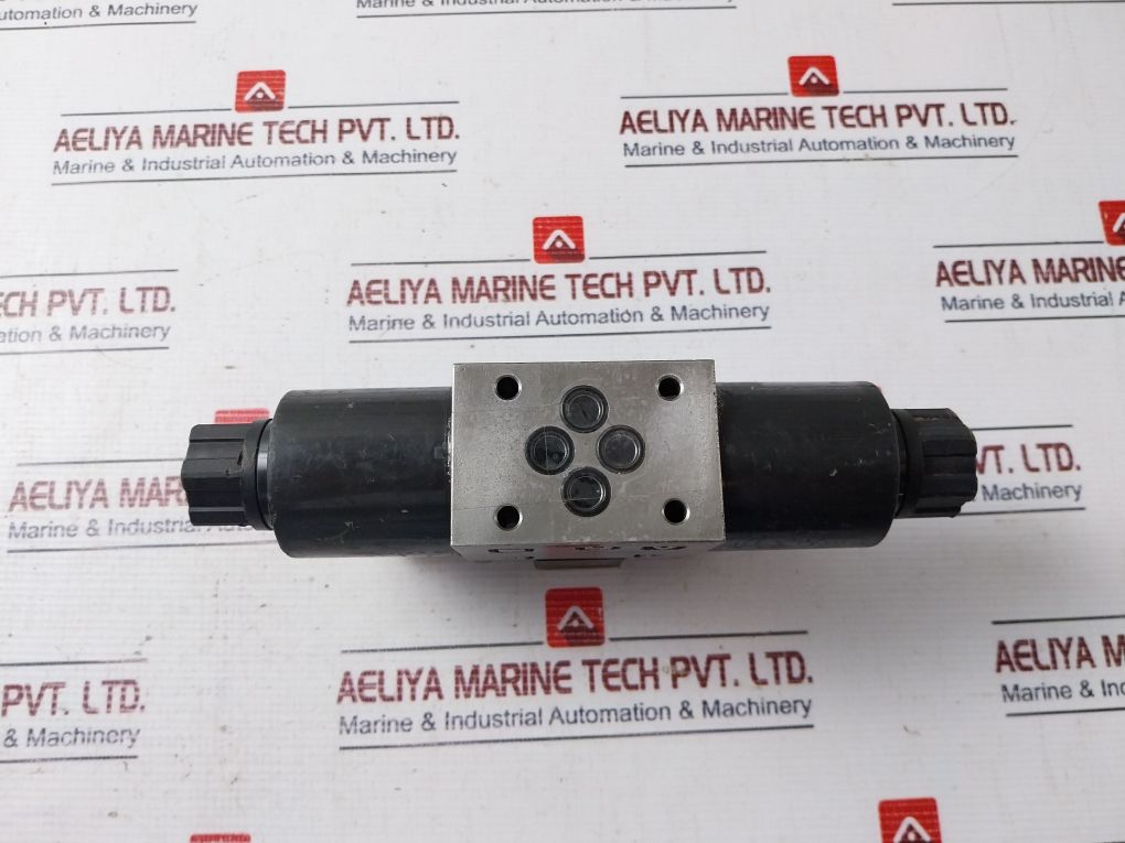 Nachi-fujikoshi Ss-g01-c5-r-c115-e31 Directional Control Wet Type Solenoid Valve