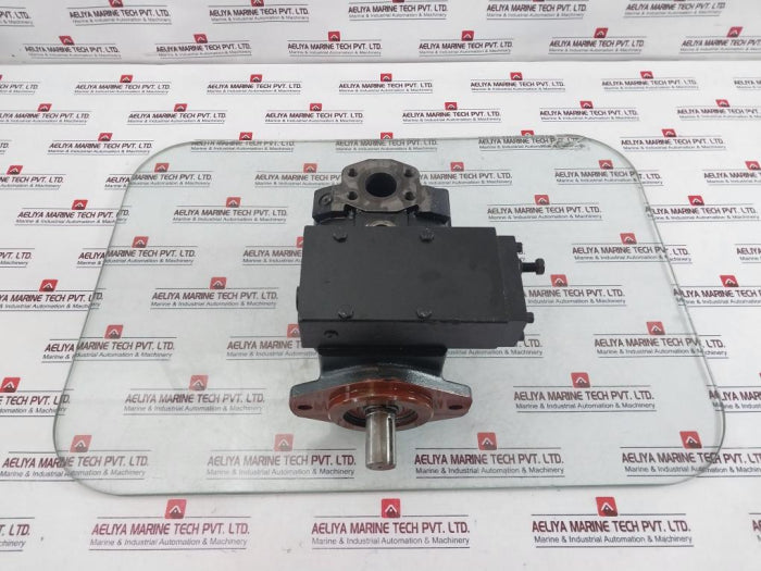 Oilgear Pvwh15Lsaycnnn Thwb Open-loop Axial-piston Hydraulic Pump