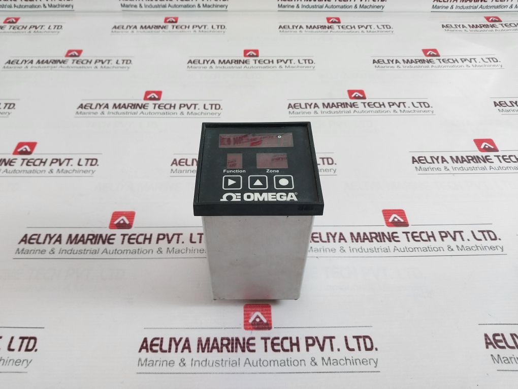 Omega Cn606Rtd3-10 Temperature Controller (Button Not Working/ Display Issues)