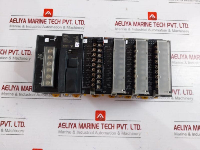 Omron Cj1W-pa202, Cj2M-cpu11, Cj1W-id211, Cj1W-oc211 Module Rack