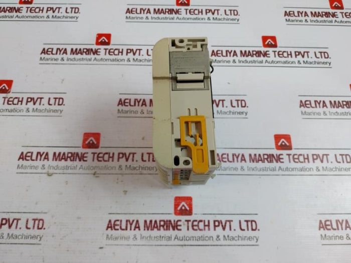 Omron Cqm1-od214 16 Points Output Unit Controller 5-24Vdc,0.3A/Point,4.8A/Unit