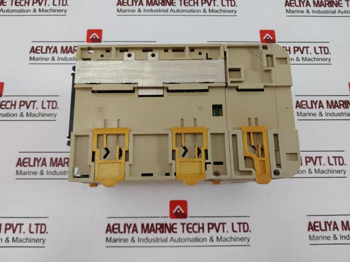 Omron Cqm1-pa203 Programmable Controller 100-240Vac 50/60Hz