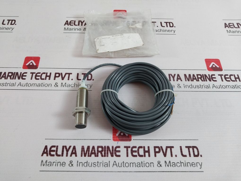 Omron E2A-m18Ls08-wp-b3 Proximity Switch 12-24V