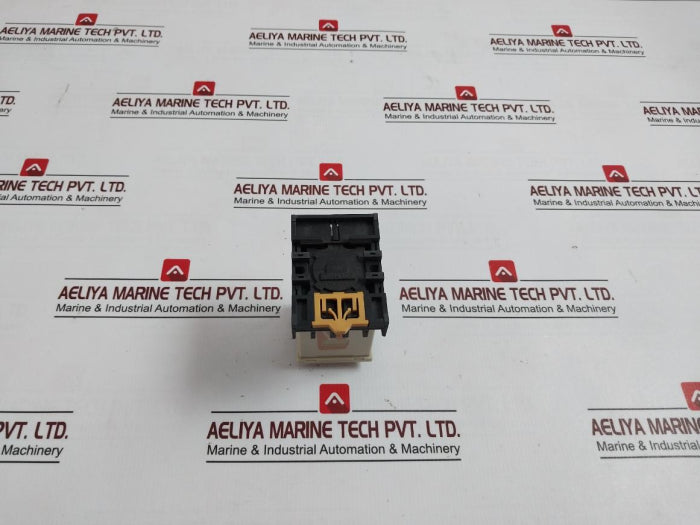 omron-h3cr-a8-solid-state-timer-110vac-100-240v-50-60hz-5a