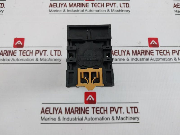 Omron H3Cr-a8 Timer Relay With Base P2Cf-08 0 To 30 Sec 24Vdc/Ac 50/60Hz Mode. A