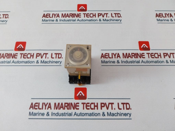 Omron H3Cr-a Timer With Base 2257M