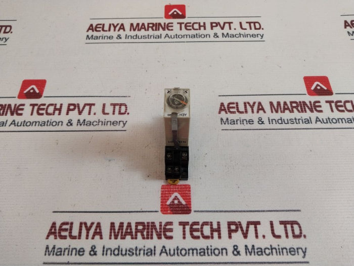 Omron H3Y-2 Timer Relay With Base 24Vdc