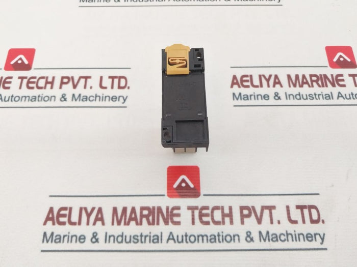 Omron H3Y-4 Timer With Base 0-30 Sec