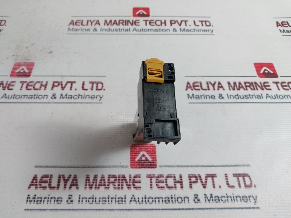 Omron H3Y-4 Timer With Base 0-30 Sec 3A