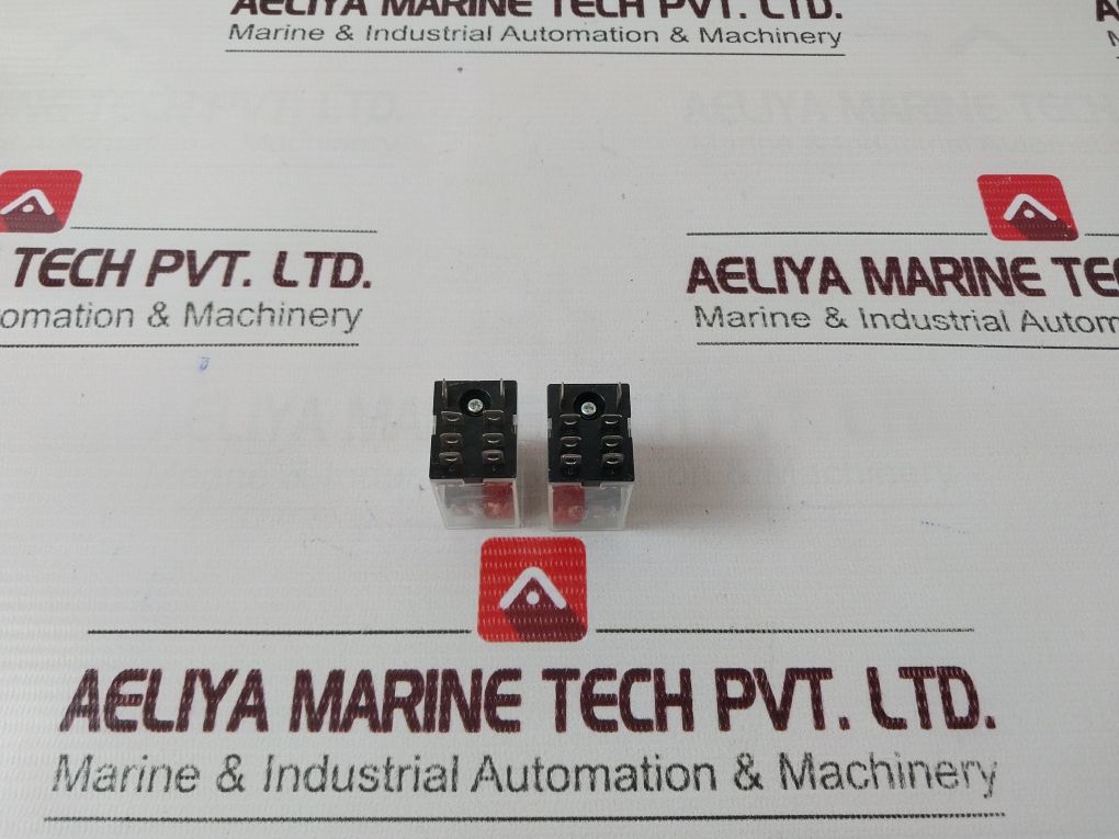 Omron Ly2N-d2 Relay 24V Dc/110V Ac 10A 8Pins