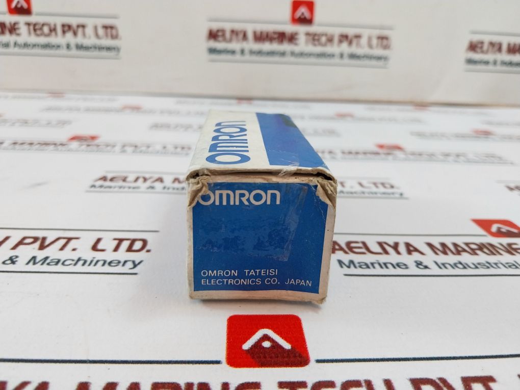 Omron M2Pa-701 Lighted Pushbutton Switch 28V/1.2W