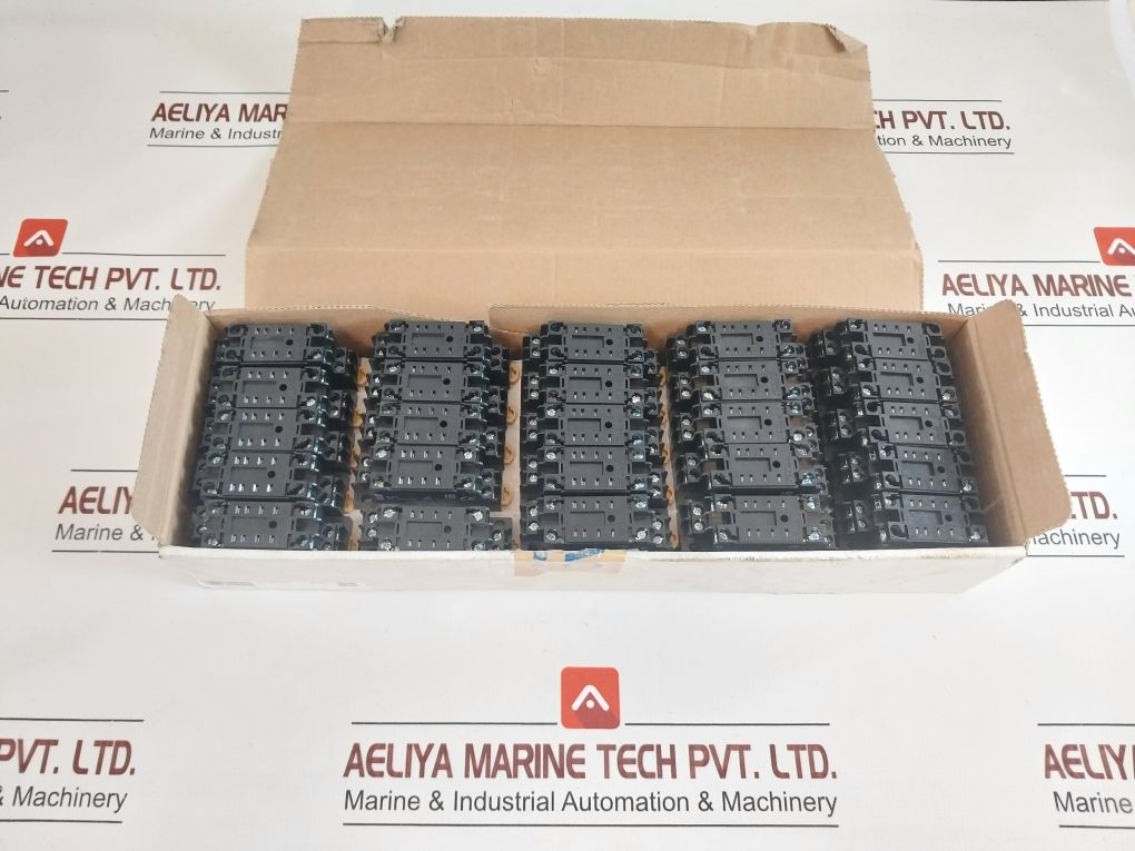 Lot Of 10X Omron Pyf08A-e Relay Socket