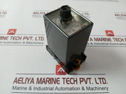 Omron Stp-nm Subminy Timer With Base 0 To 14 Hours 200/220V 250Vac 50/60Hz 7.5A