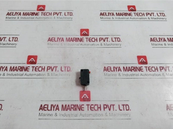 Lot Of 1X Omron V-16G-2C25 Microswitch Miniature Pin Plunger 0.1A 125V Dc 