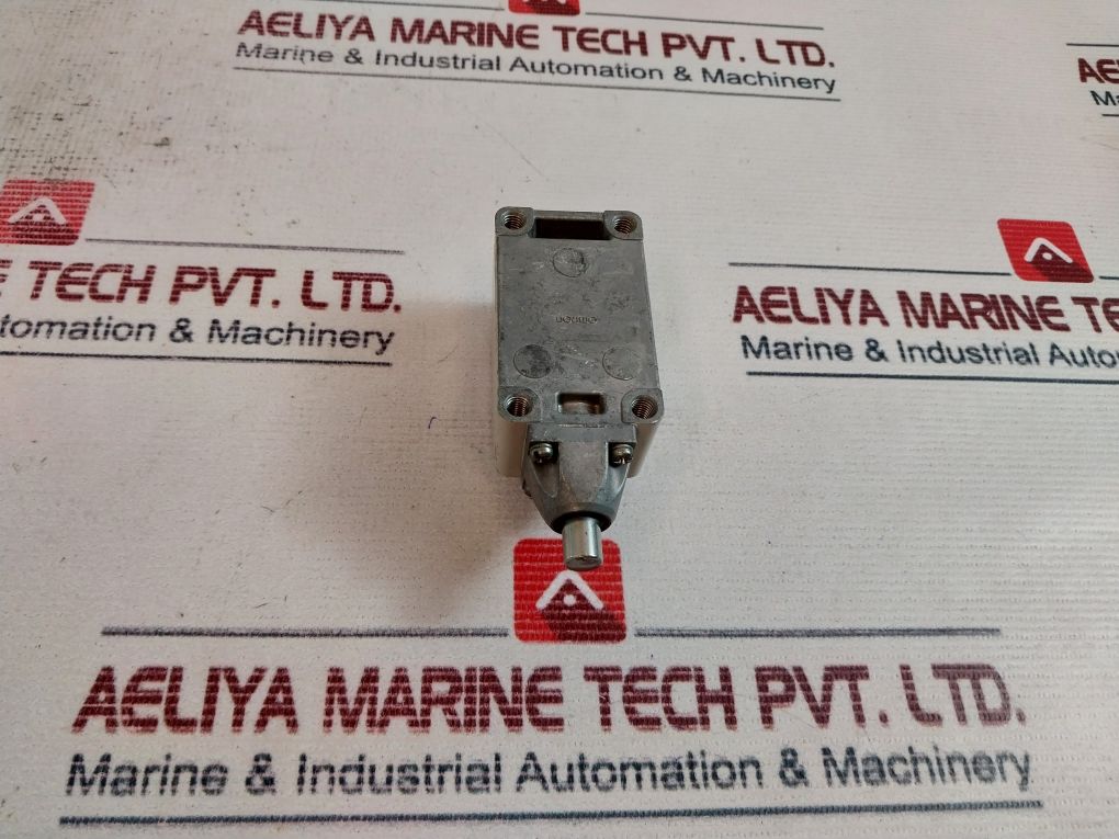 Omron Wld-g Limit Switch Ac-15 2A/250V