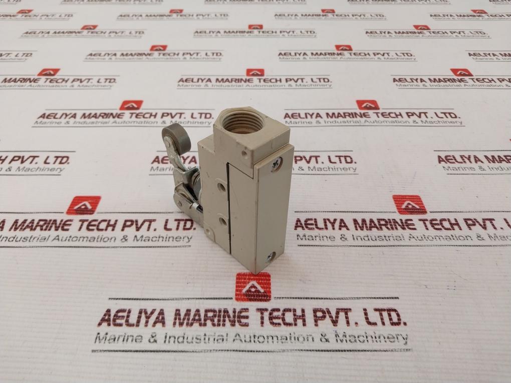 Omron Ze-qa2-2 Limit Switch 10A 250Vac – Aeliya Marine