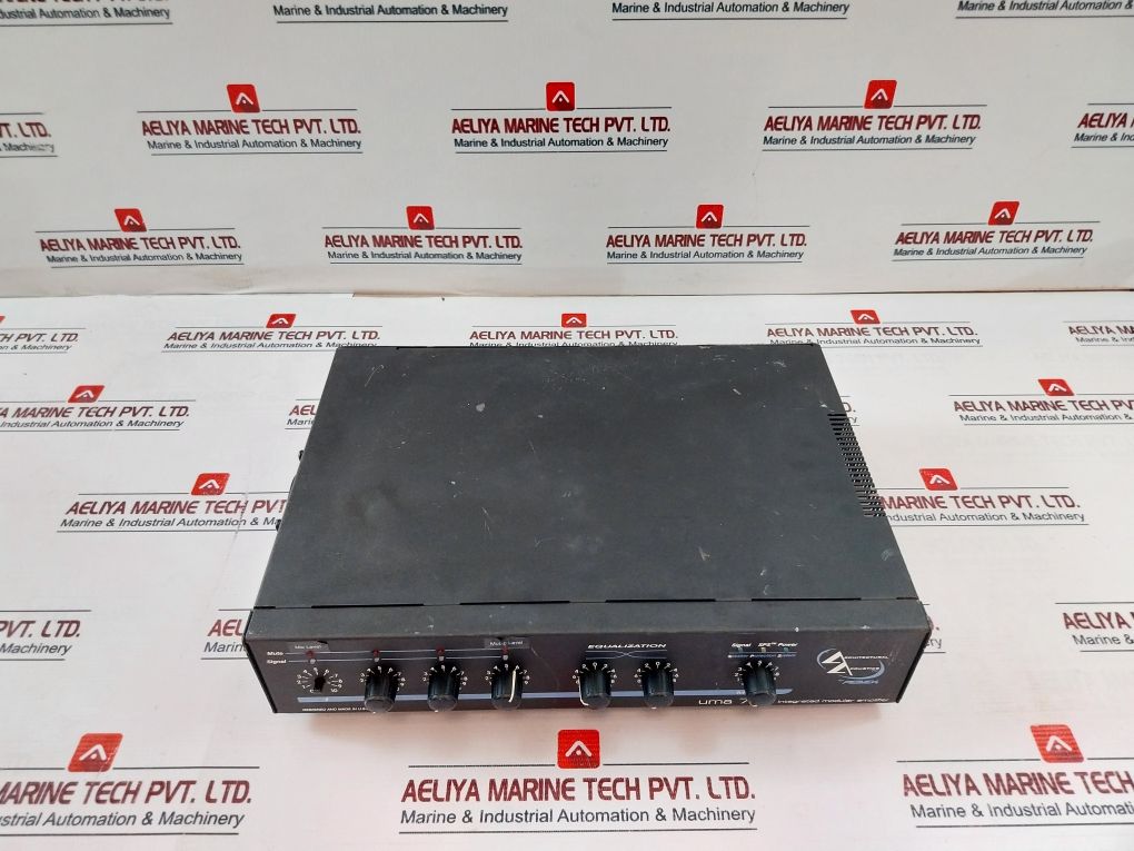 Peavey Uma 752 Integrated Modular Amplifier 230V~ 50/60Hz