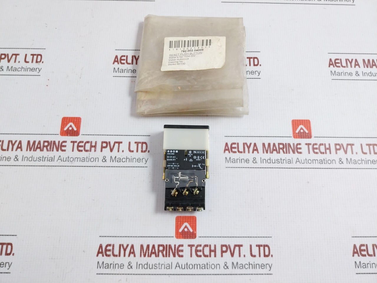 Button Switch Reset Push Eao 250vac 10a 03-121.011 In New