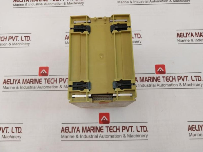 Pilz Pnoz M1P Base Unit Safety Relay 773100 24Vdc/8Ma Dc:24V/6A