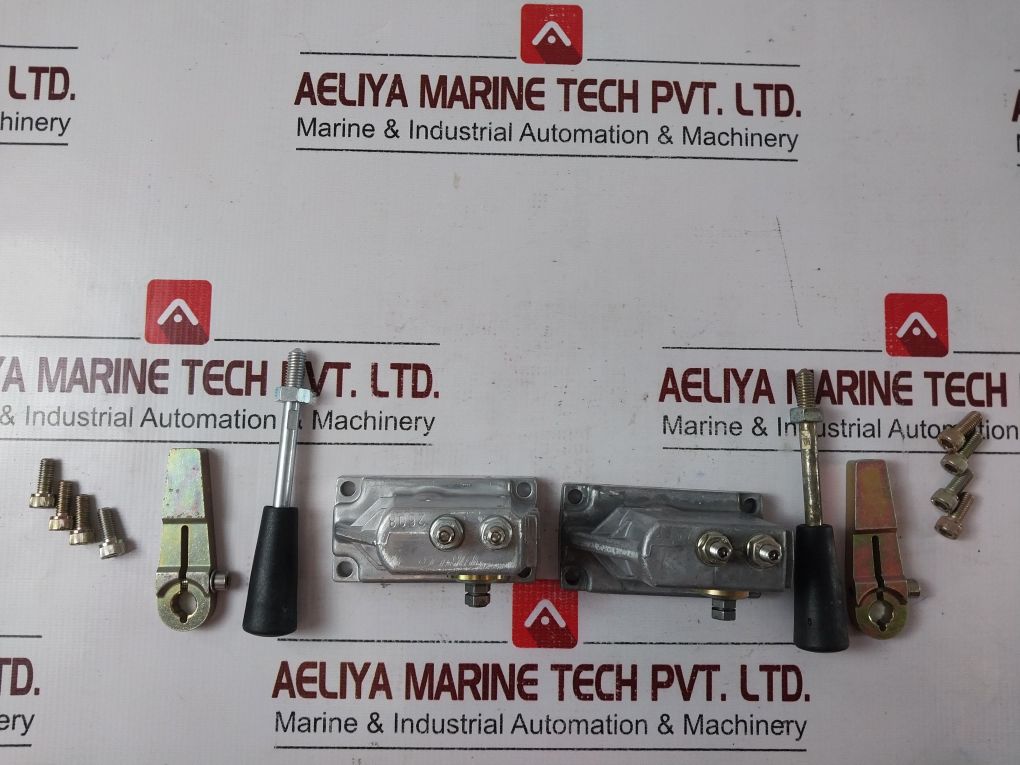 Palfinger Pp001724 Valve Control Housing Handle Set