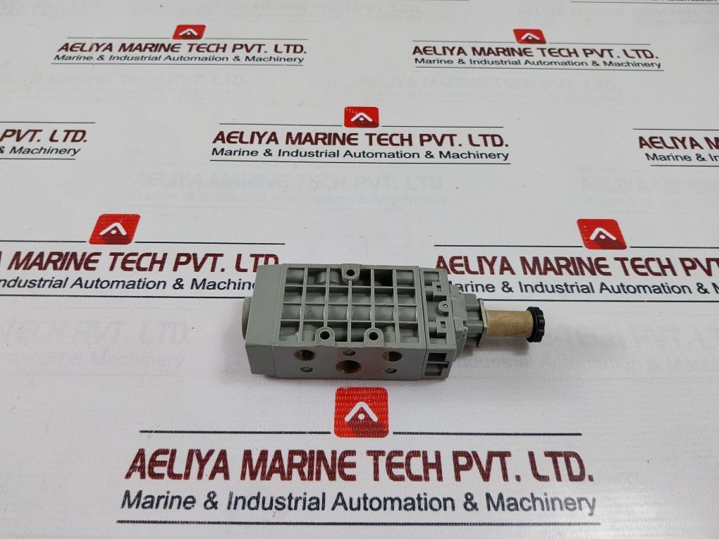 Rexroth 0 820 018 991 Solenoid Valve 10Bar