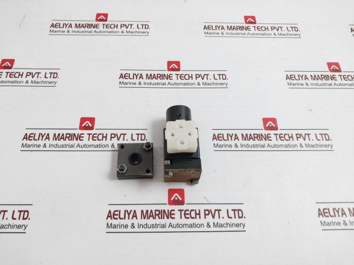 Rexroth Hed 8 Oh 12/50 Pressure Switch ~250Vac 5A, =125Vdc 0.03A