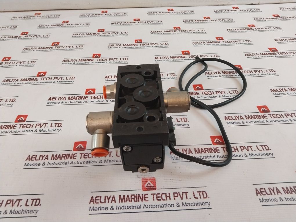Rexroth Mecman 04983-197-18 Solenoid Valve & Coil 04-311H-04-10 24V
