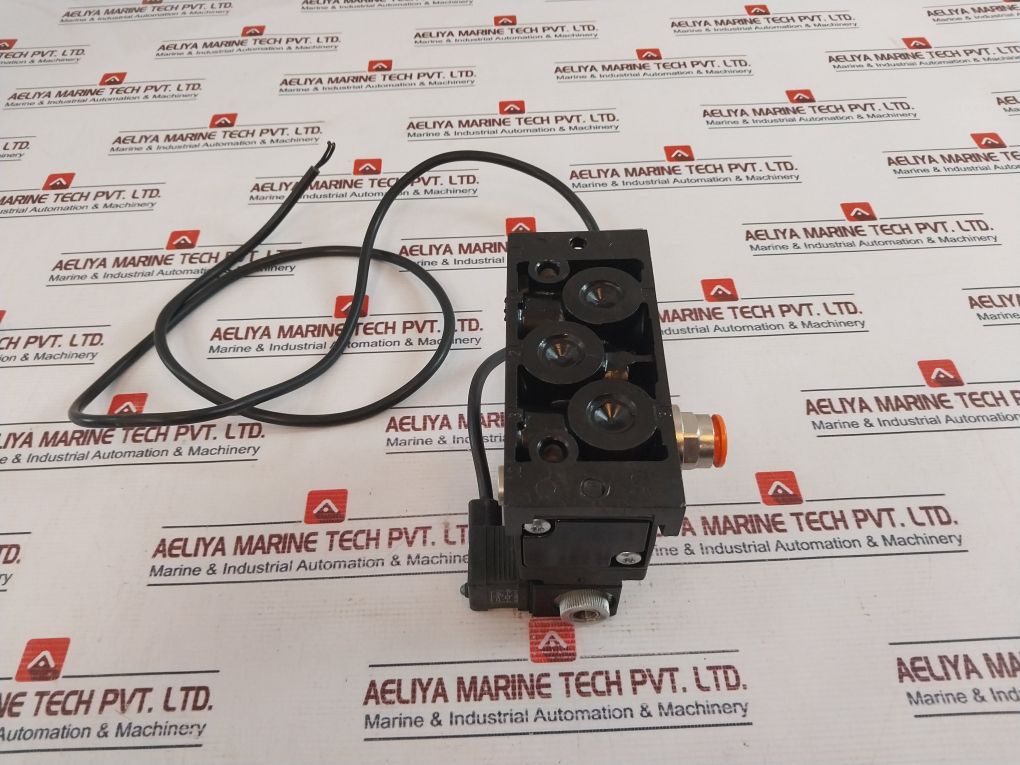 Rexroth Mecman 04983-197-18 Solenoid Valve & Coil 24Vdc 10W 04-311H-04-10