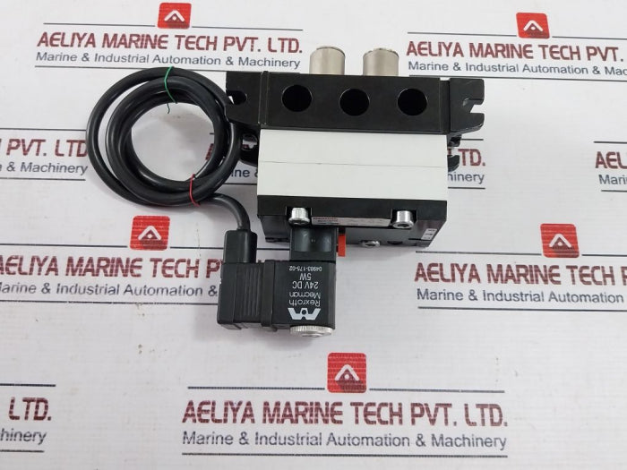 Rexroth R401001276 Pneumatic Directional Valve 5802720000