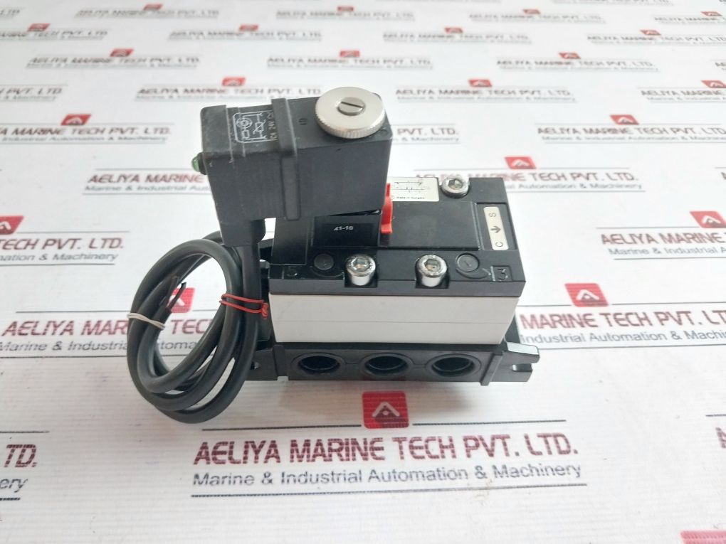 Rexroth R401001276 Pneumatic Directional Valve 5812110100 