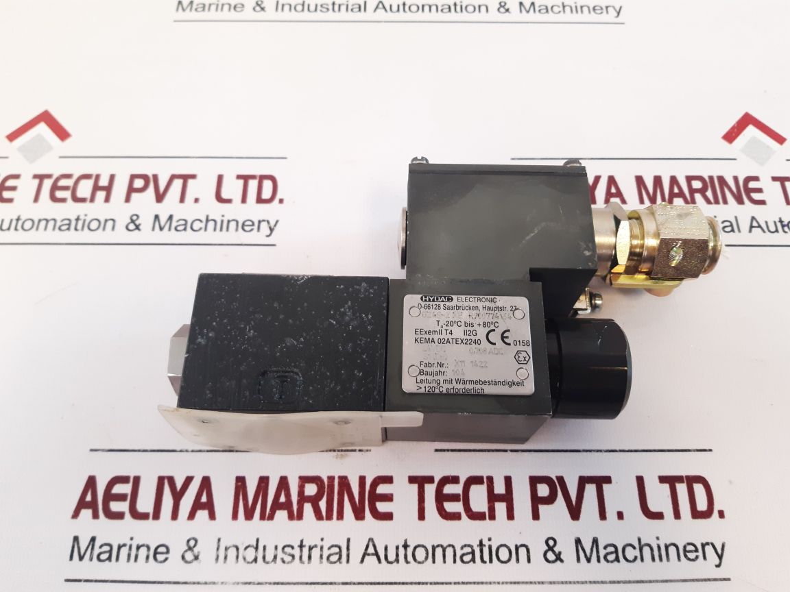 Rexroth R900156528 Direction Control Valve With Hydac Gz45-2 Xe R900774164