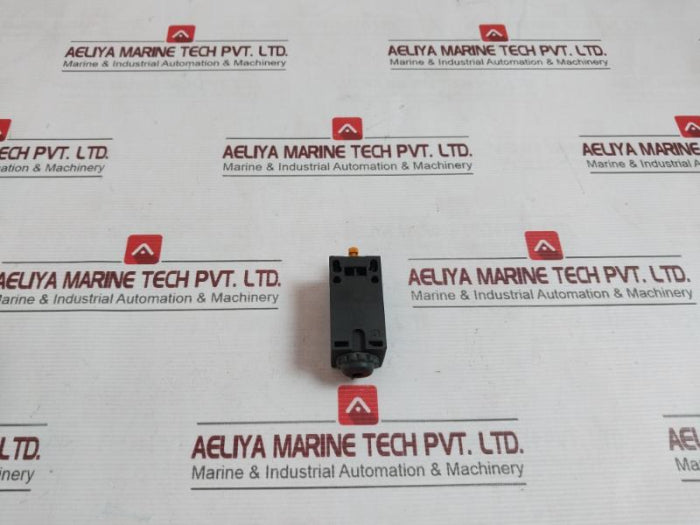 Rittal Sz 2586 Door Limit Switch 3Se3 200-1Xt Ip40 500V 230V 6A 24V 10A